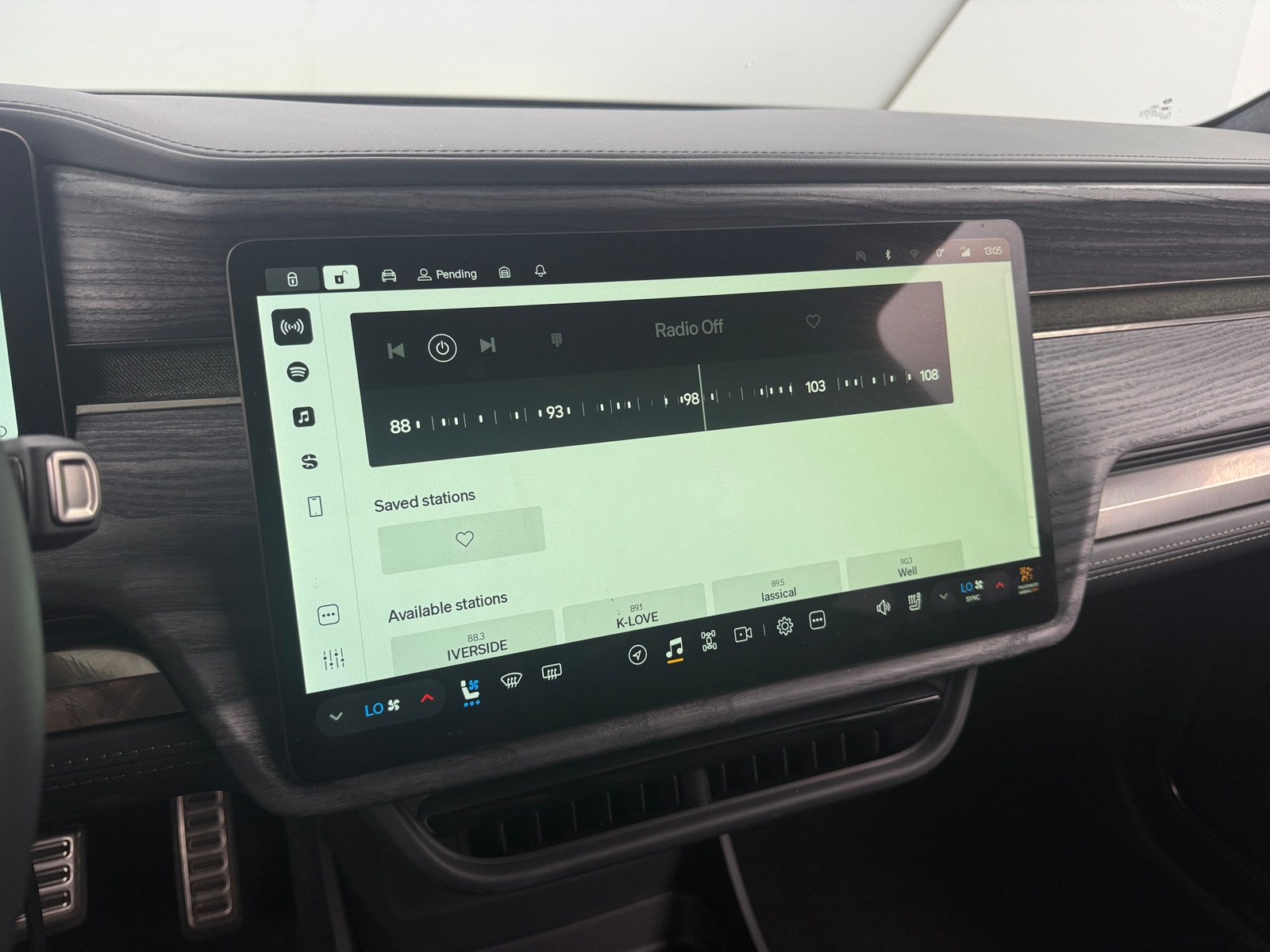 Thumbnail: 2022 Rivian R1T - 3