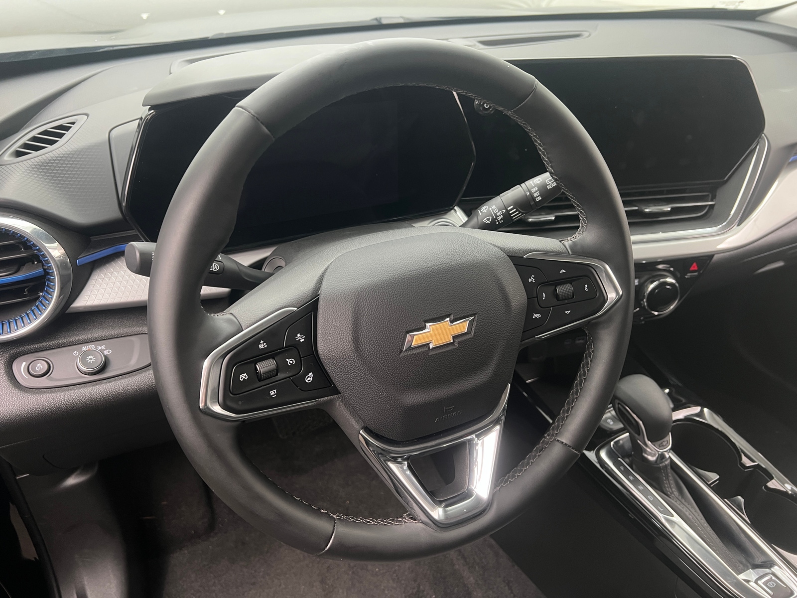 Thumbnail: 2025 Chevrolet Trax - 5