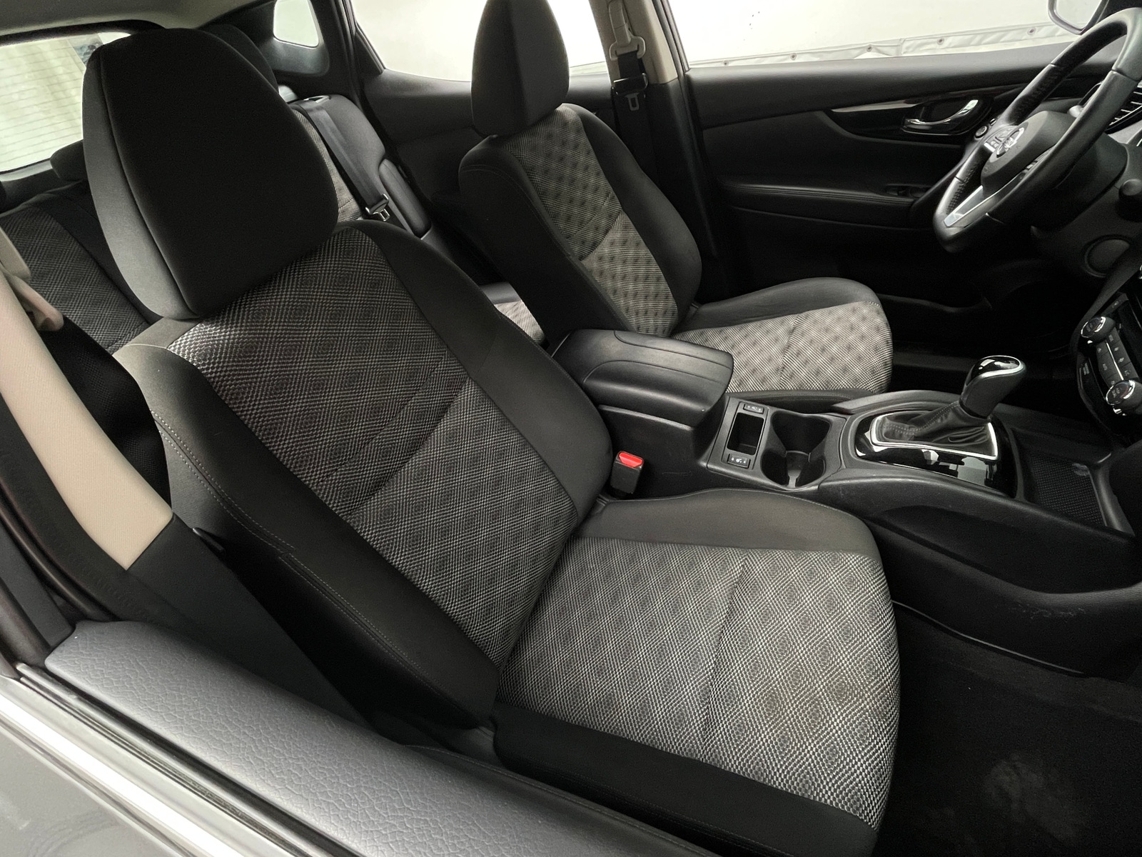 Thumbnail: 2022 Nissan Rogue Sport - 2