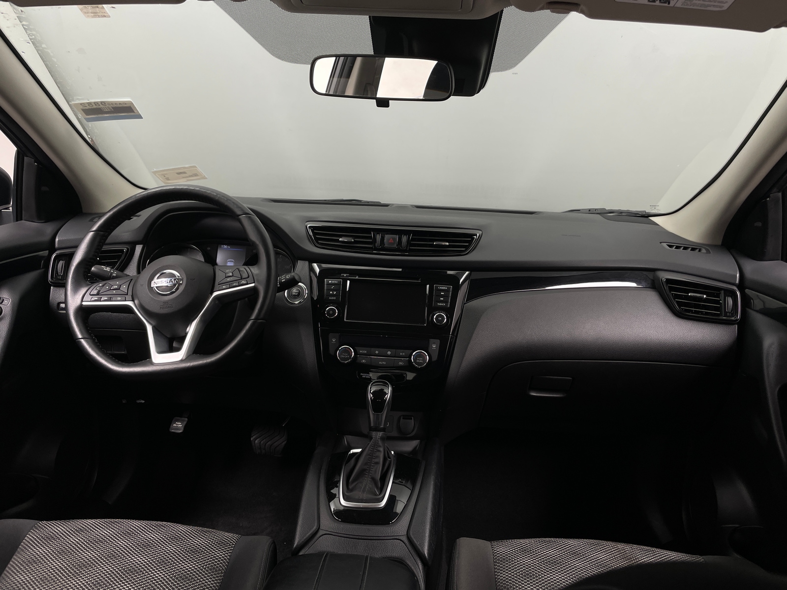 Thumbnail: 2022 Nissan Rogue Sport - 3