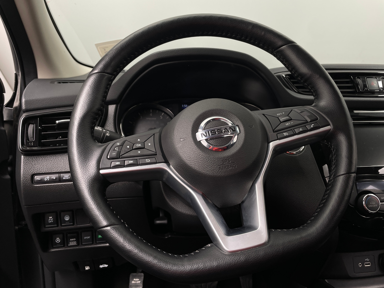 Thumbnail: 2022 Nissan Rogue Sport - 5