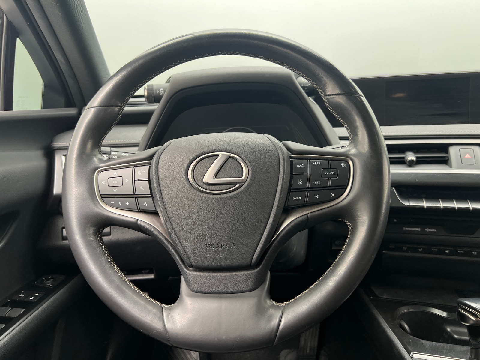 Thumbnail: 2020 Lexus UX - 4