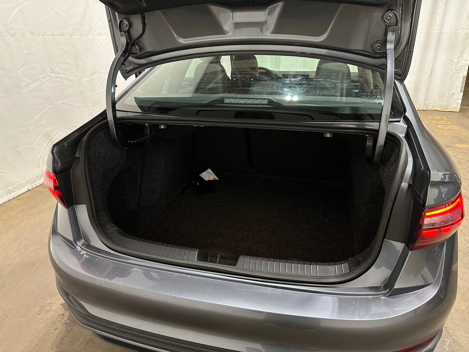 Thumbnail: 2025 Volkswagen Jetta - 6