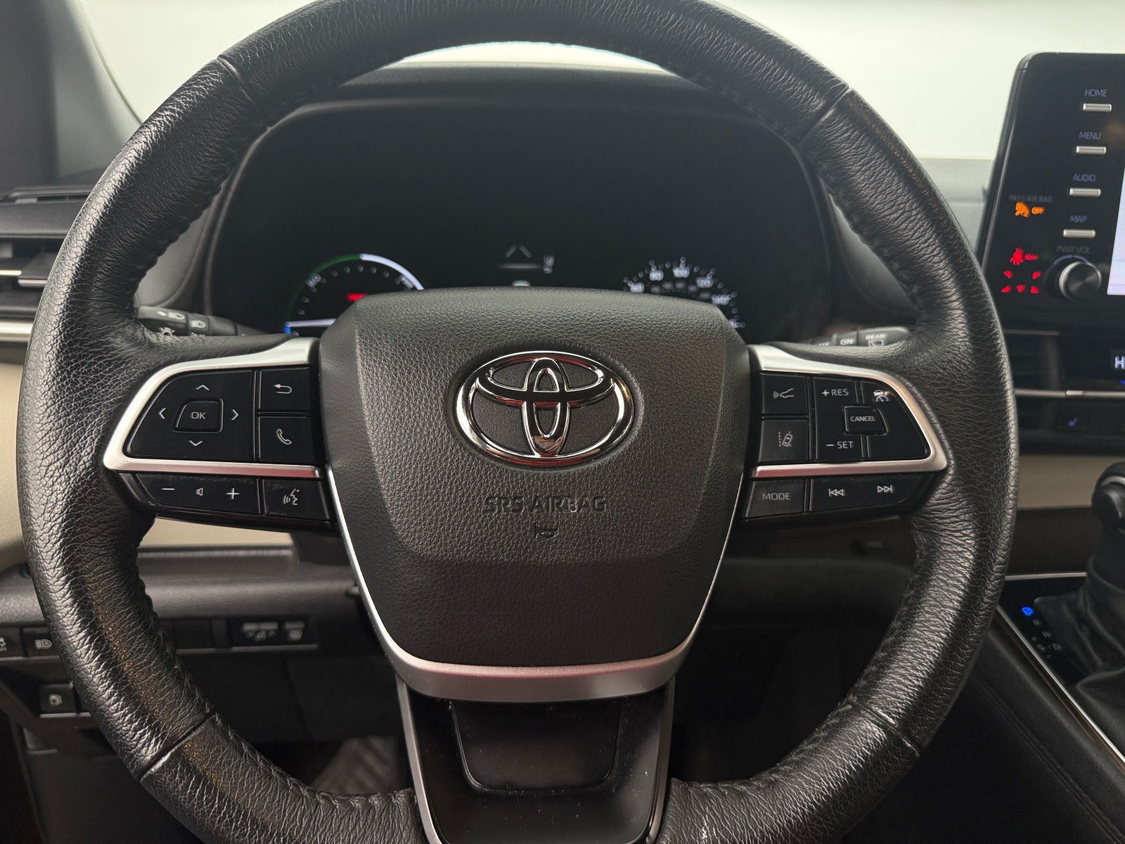 Thumbnail: 2023 Toyota Sienna - 4