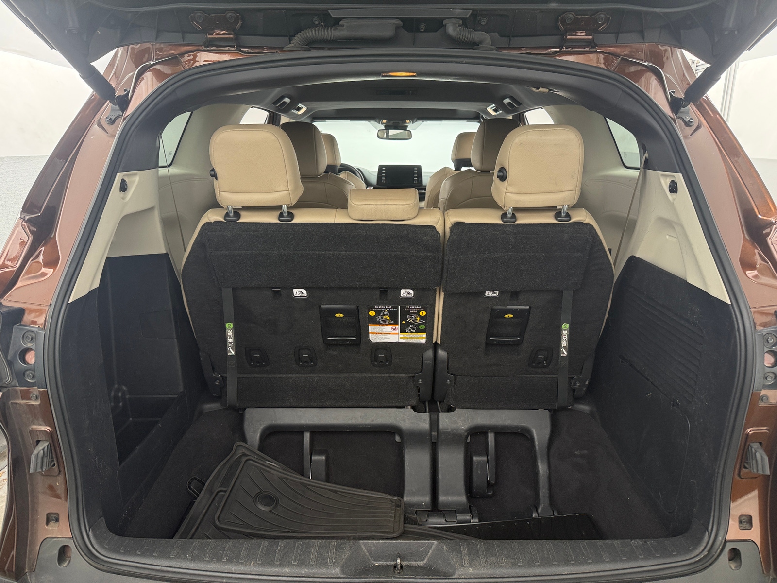 Thumbnail: 2023 Toyota Sienna - 6