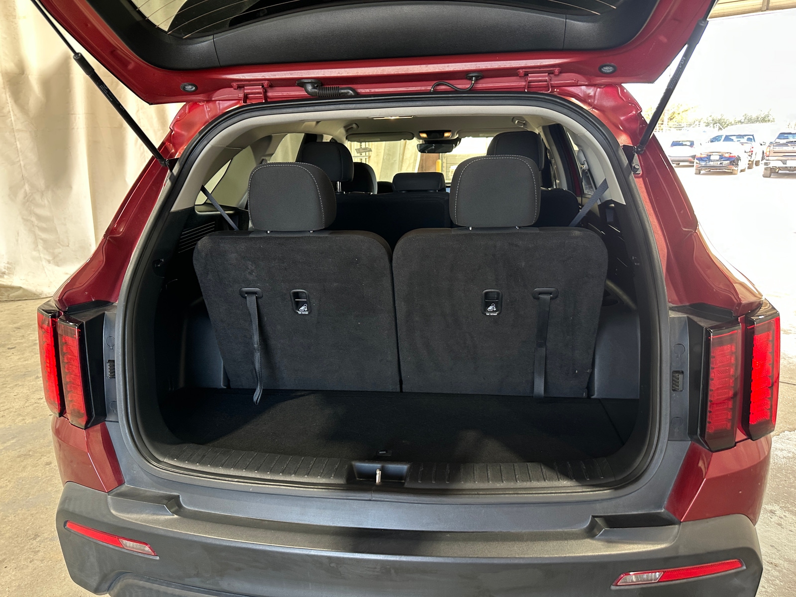 Thumbnail: 2023 Kia Sorento - 7