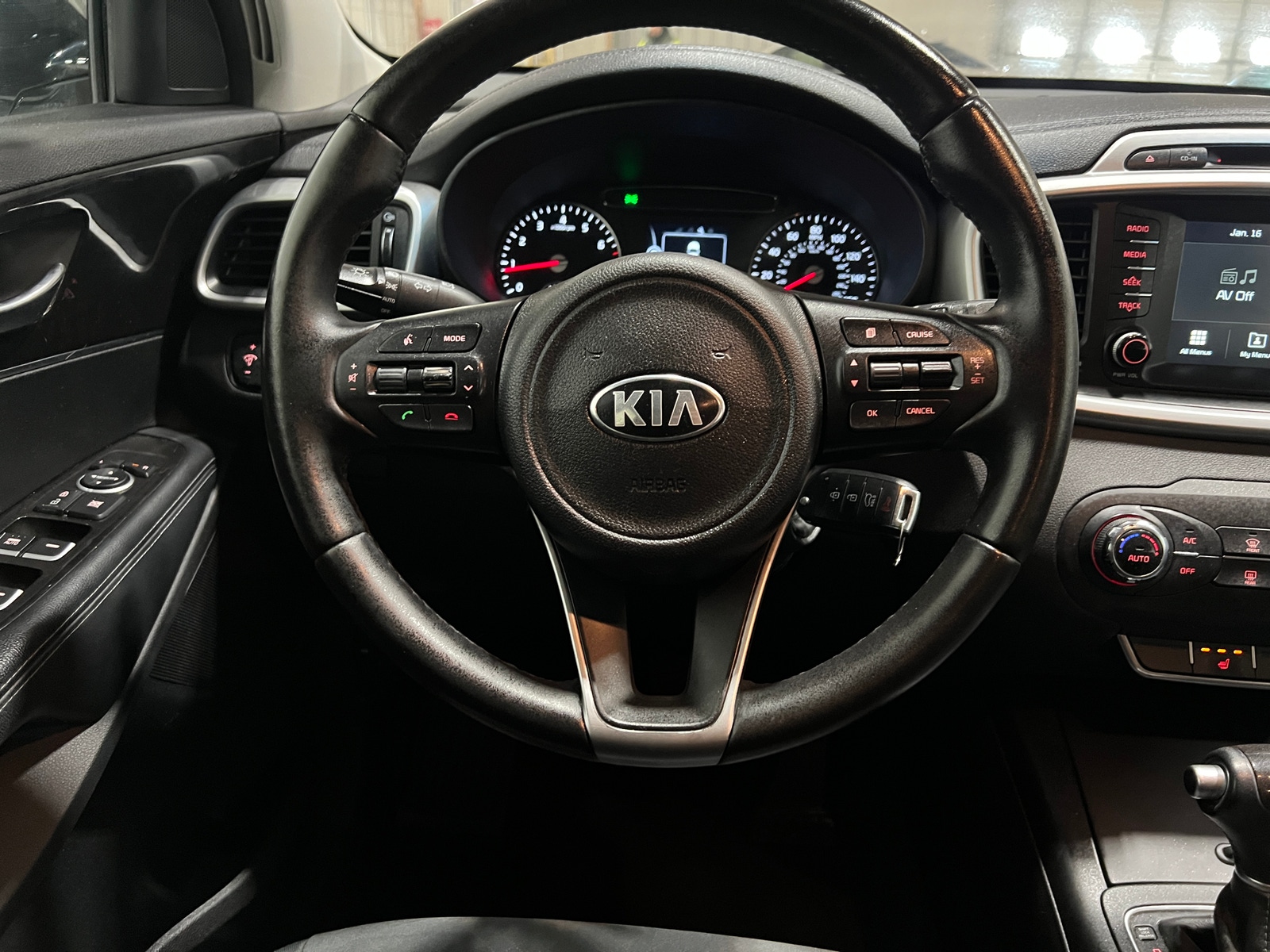 Thumbnail: 2017 Kia Sorento - 5