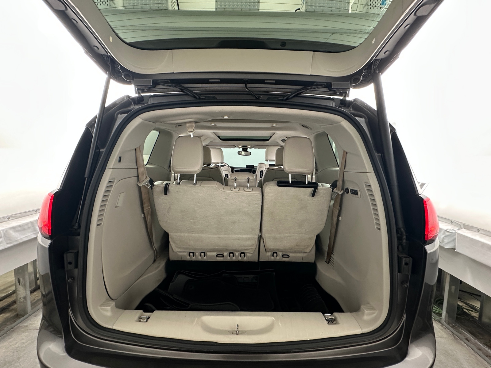 Thumbnail: 2017 Chrysler Pacifica - 6