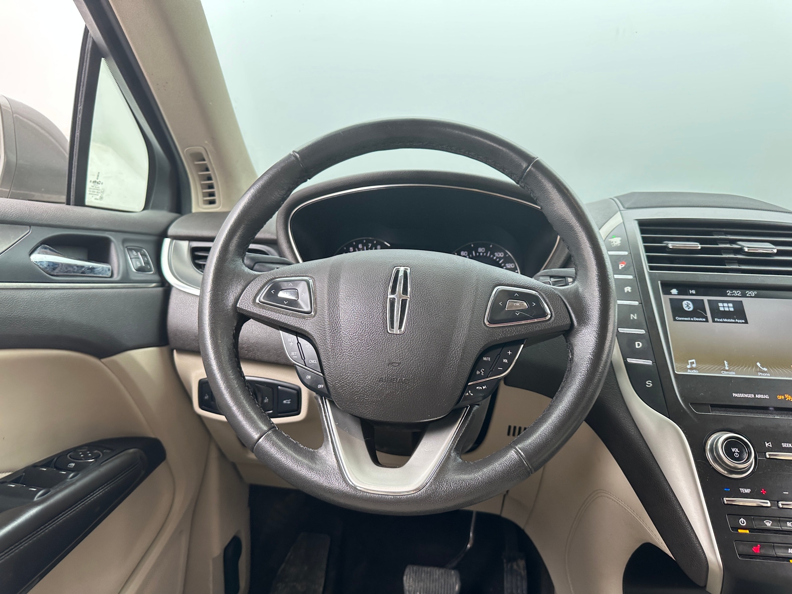 Thumbnail: 2017 Lincoln MKC - 4