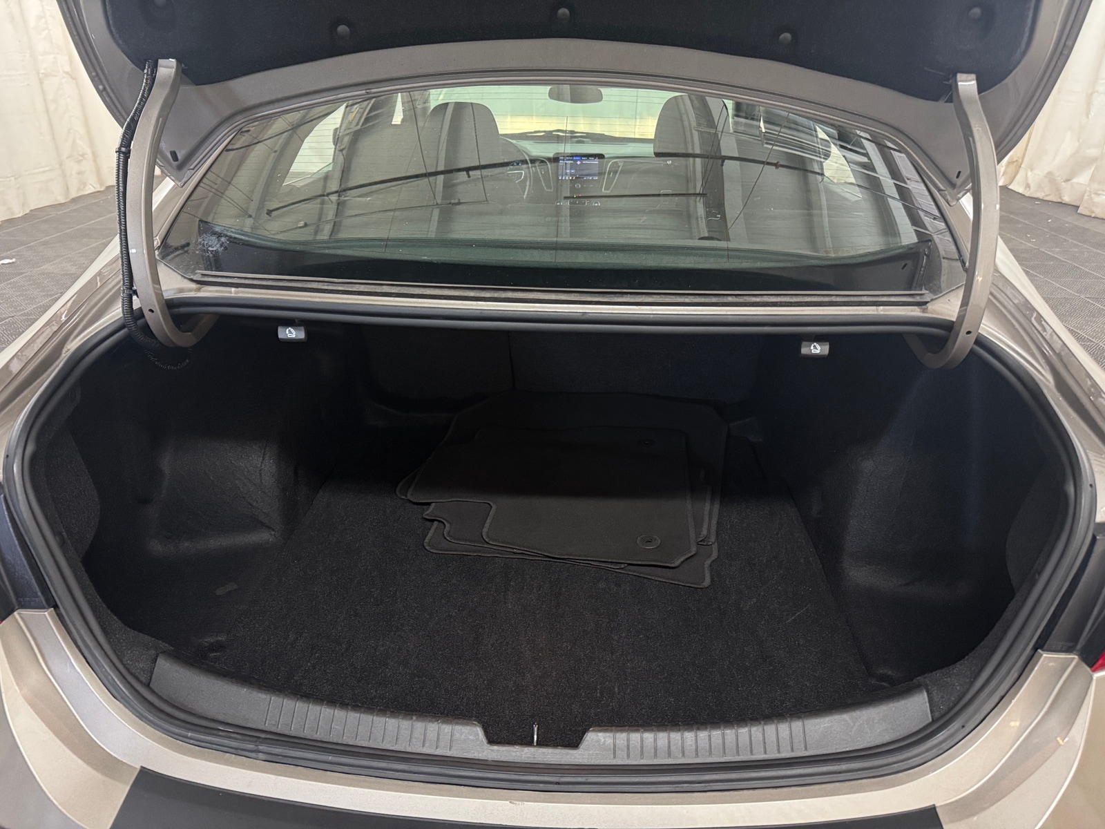 Thumbnail: 2024 Chevrolet Malibu - 7