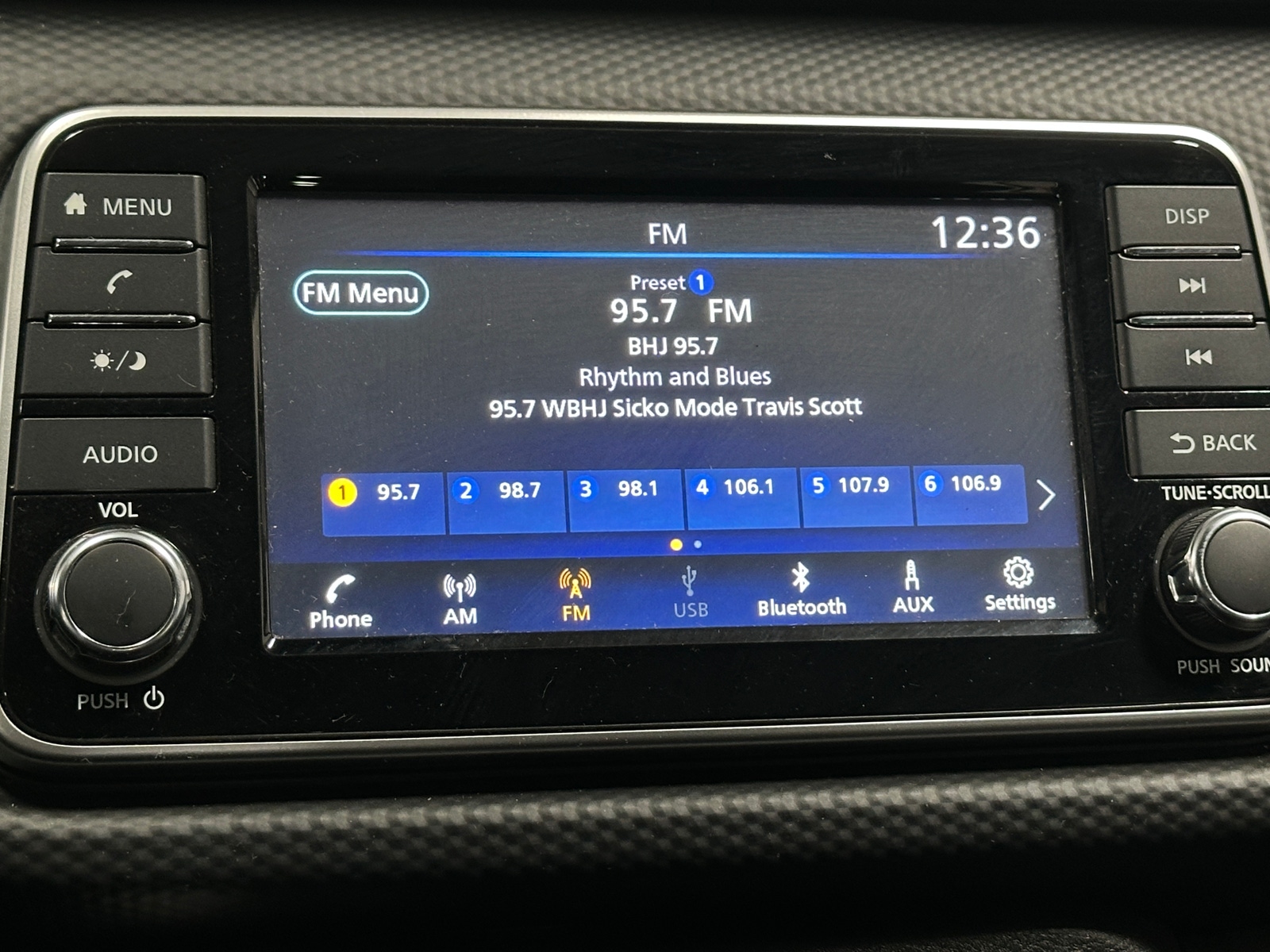 Thumbnail: 2022 Nissan Kicks - 4