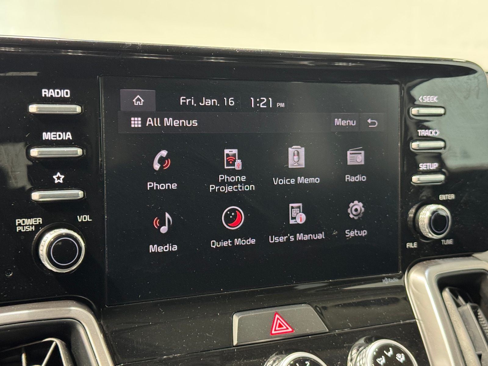 Thumbnail: 2023 Kia Sorento - 4