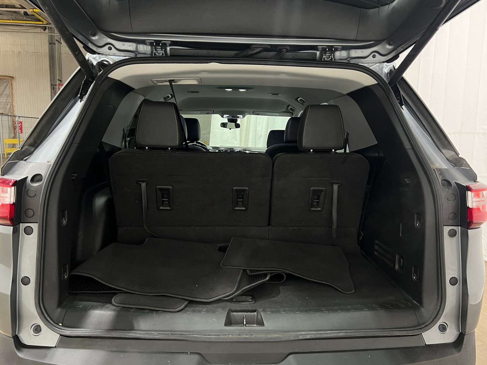 Thumbnail: 2021 Chevrolet Traverse - 6