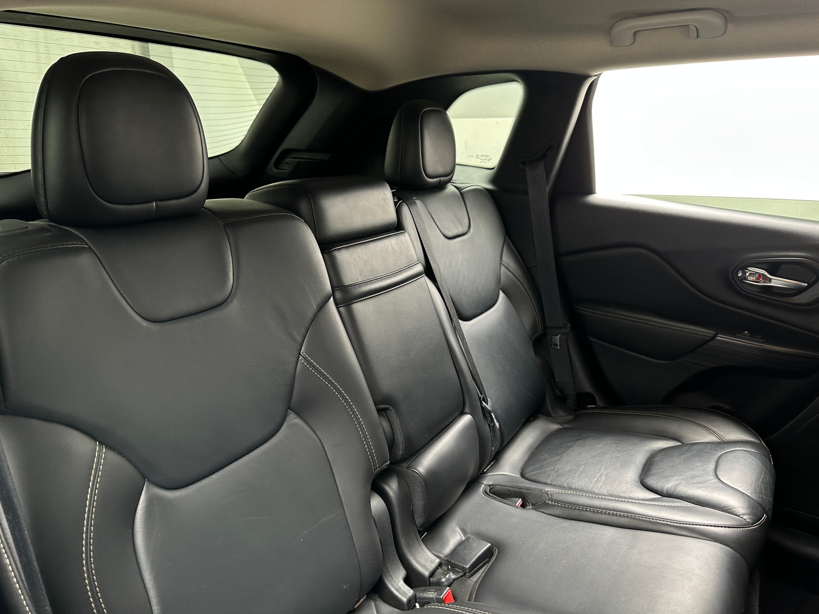 Thumbnail: 2017 Jeep Cherokee - 5