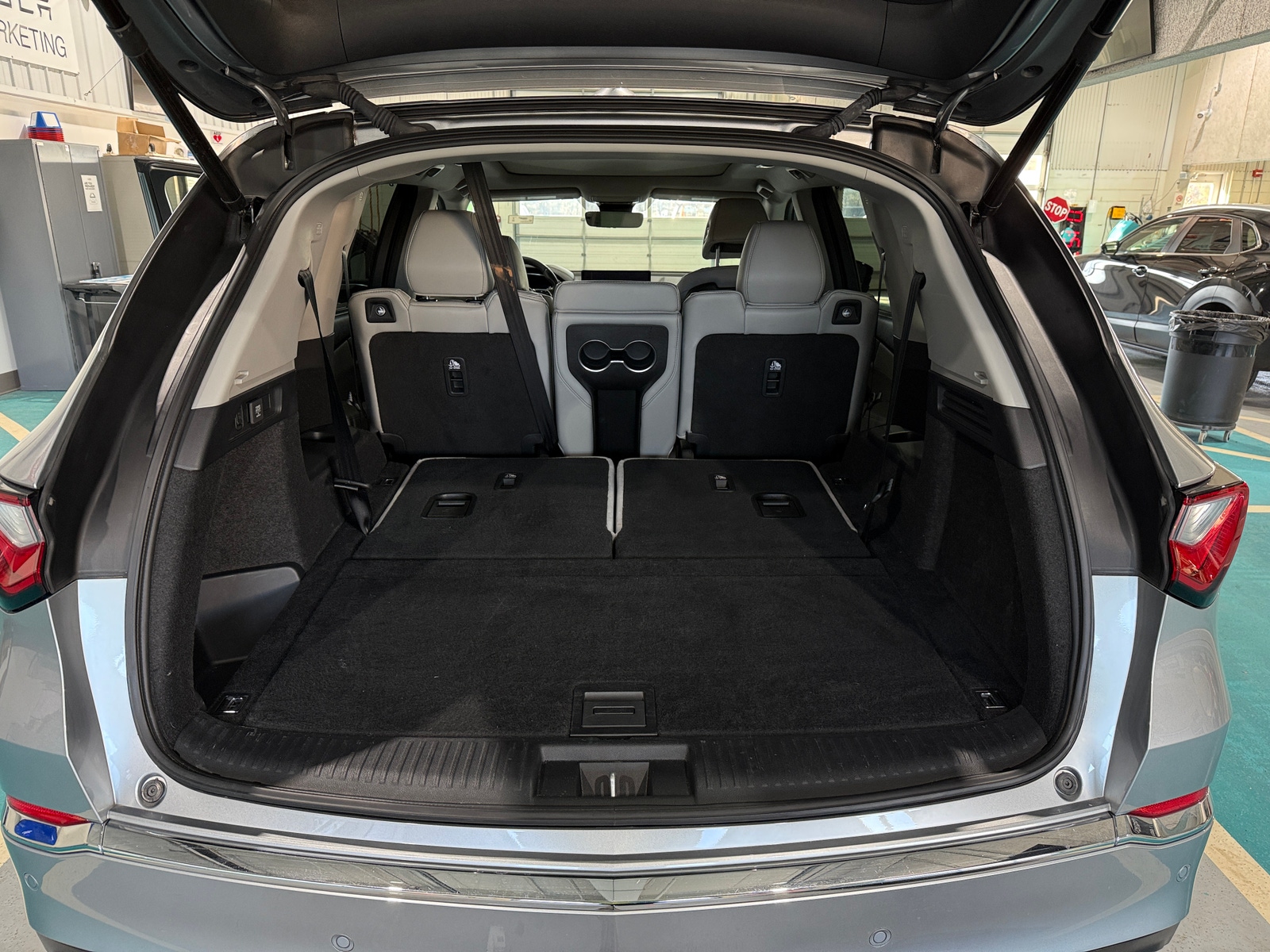 Thumbnail: 2024 Acura MDX - 6