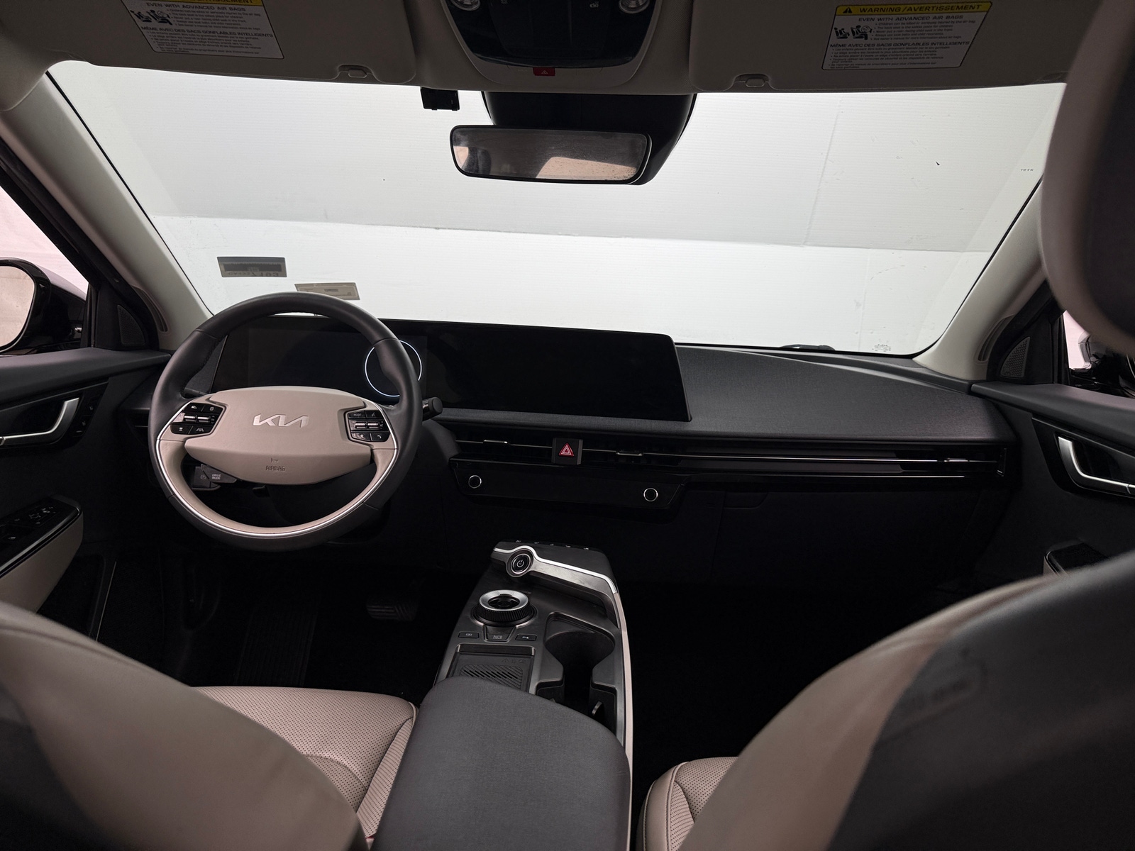 Thumbnail: 2022 Kia EV6 - 2