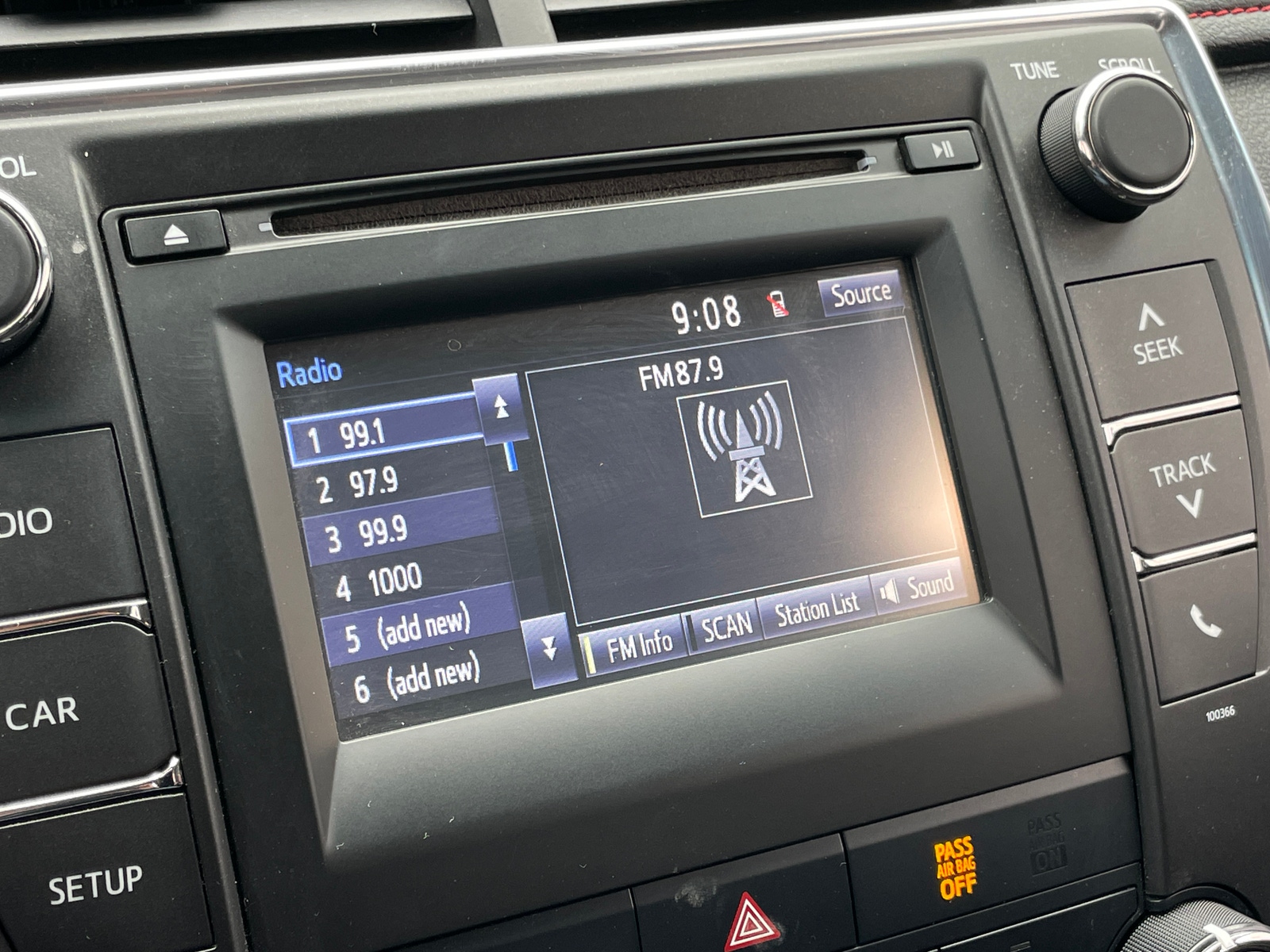 Thumbnail: 2015 Toyota Camry - 4