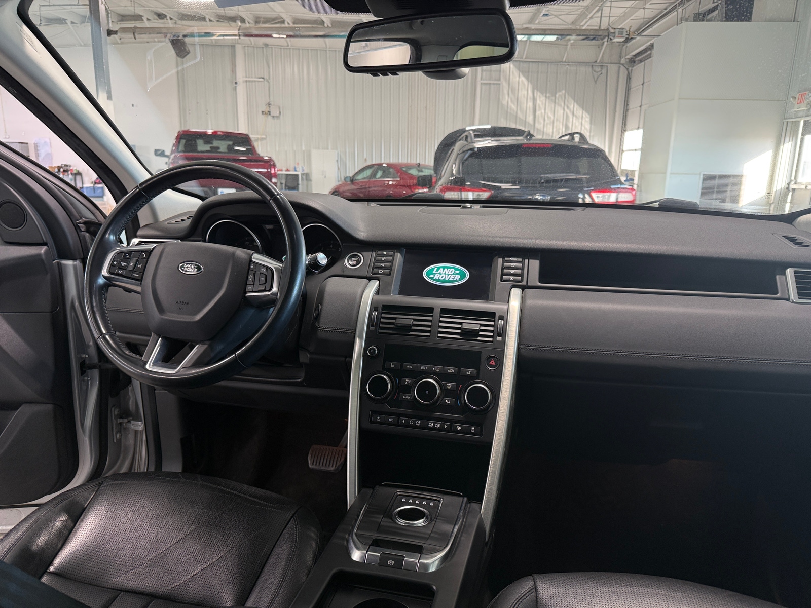 Thumbnail: 2018 Land Rover Discovery Sport - 2