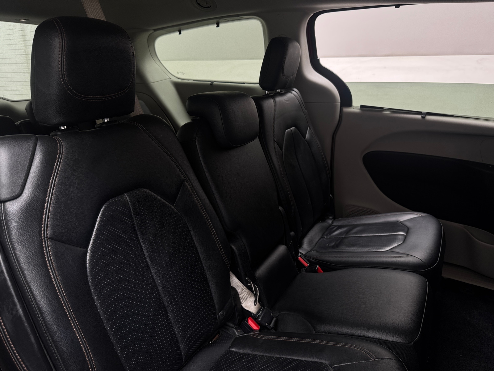 Thumbnail: 2018 Chrysler Pacifica - 5