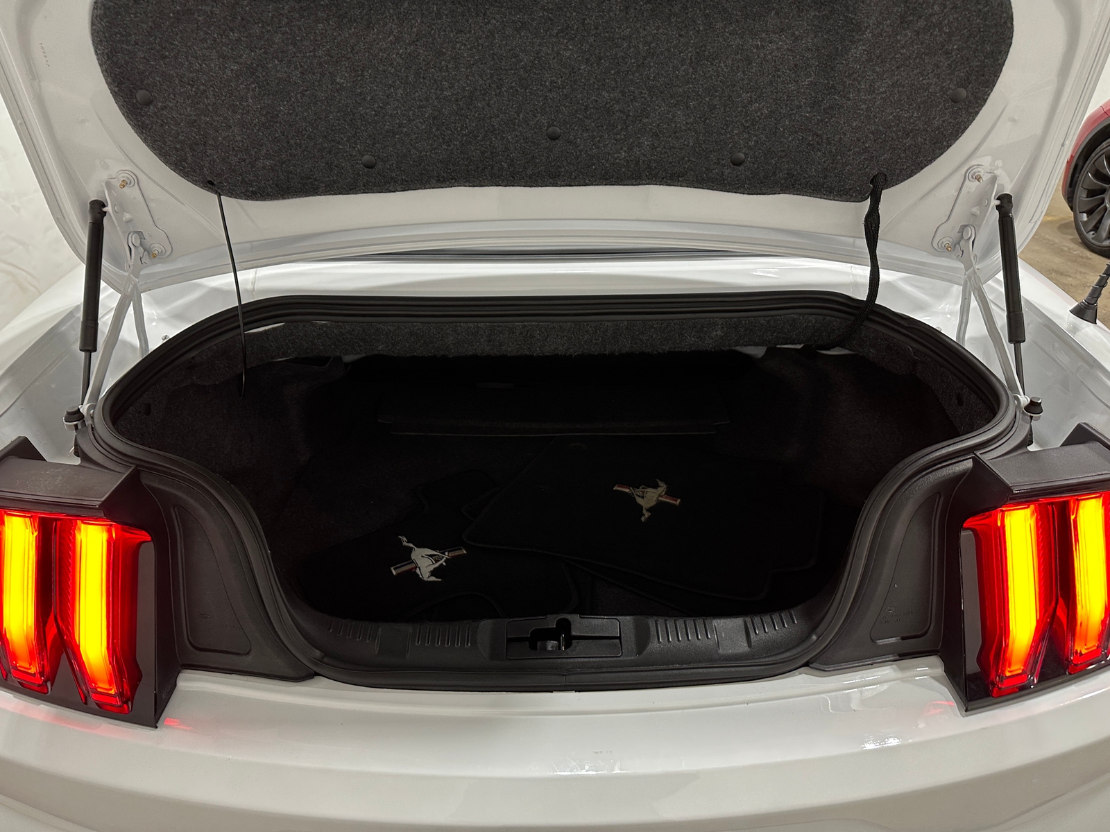 Thumbnail: 2020 Ford Mustang - 6