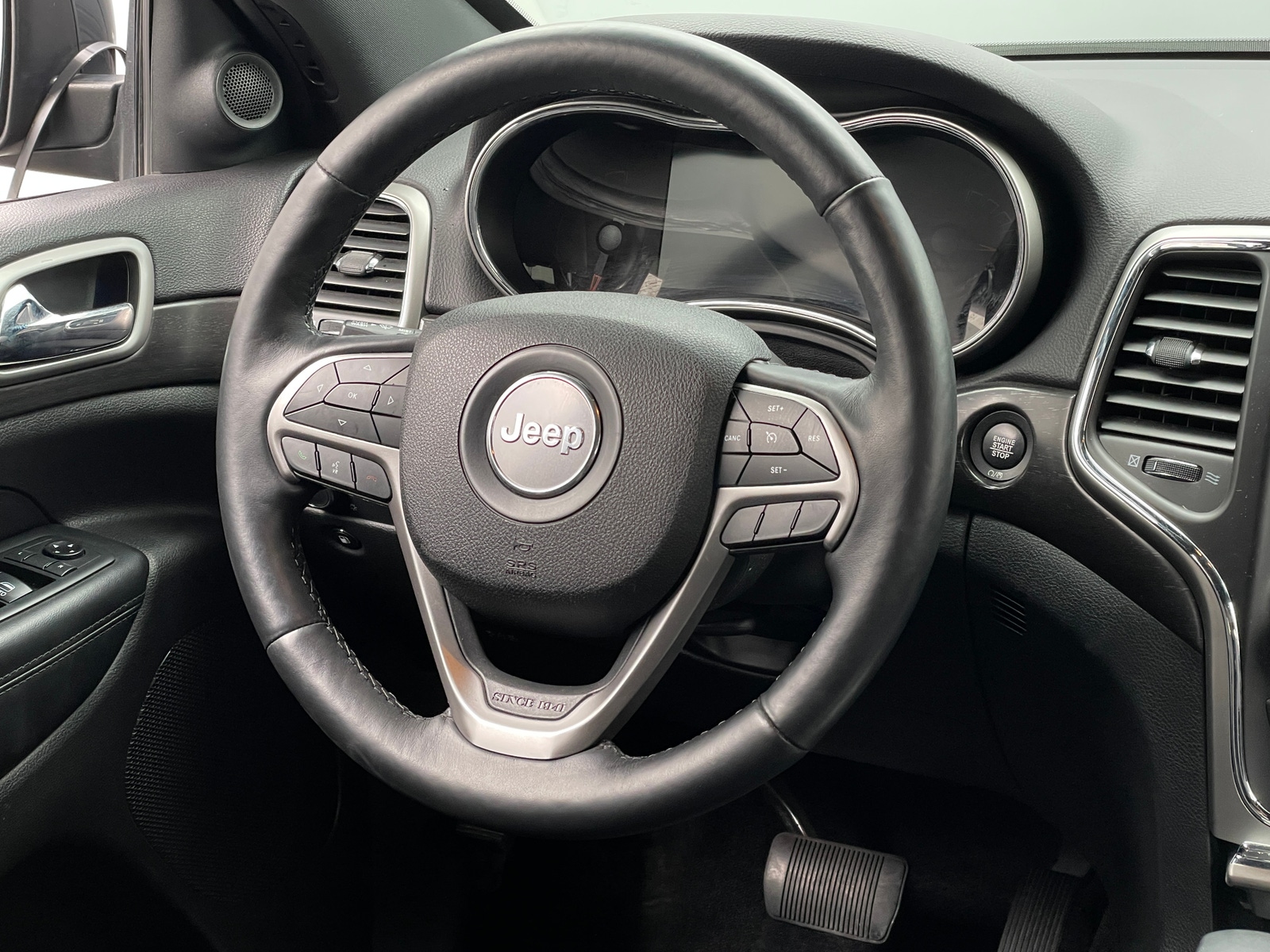 Thumbnail: 2018 Jeep Grand Cherokee - 5