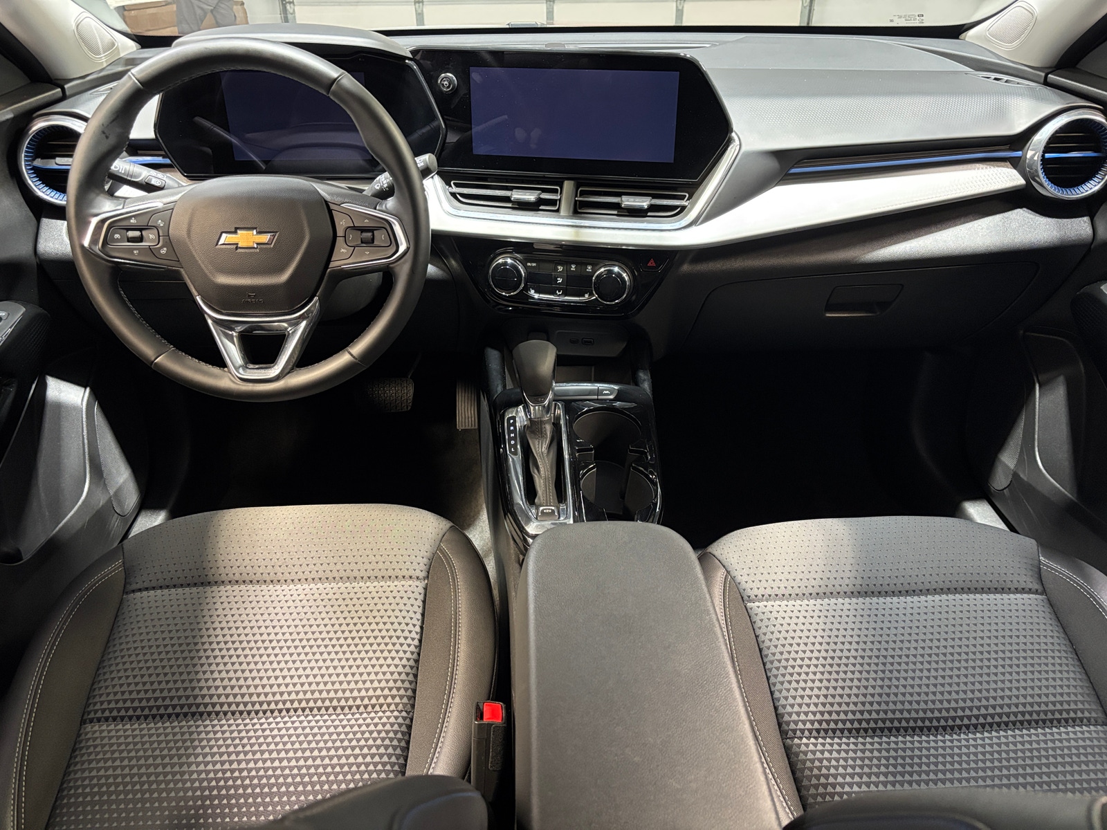 Thumbnail: 2025 Chevrolet Trax - 3