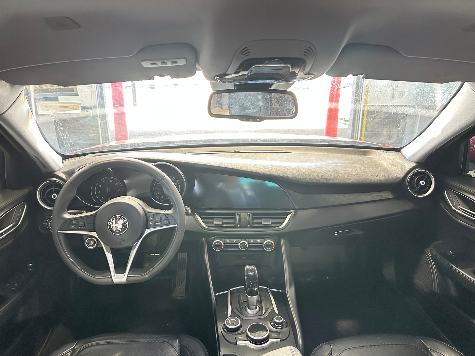 Thumbnail: 2017 Alfa Romeo Giulia - 2