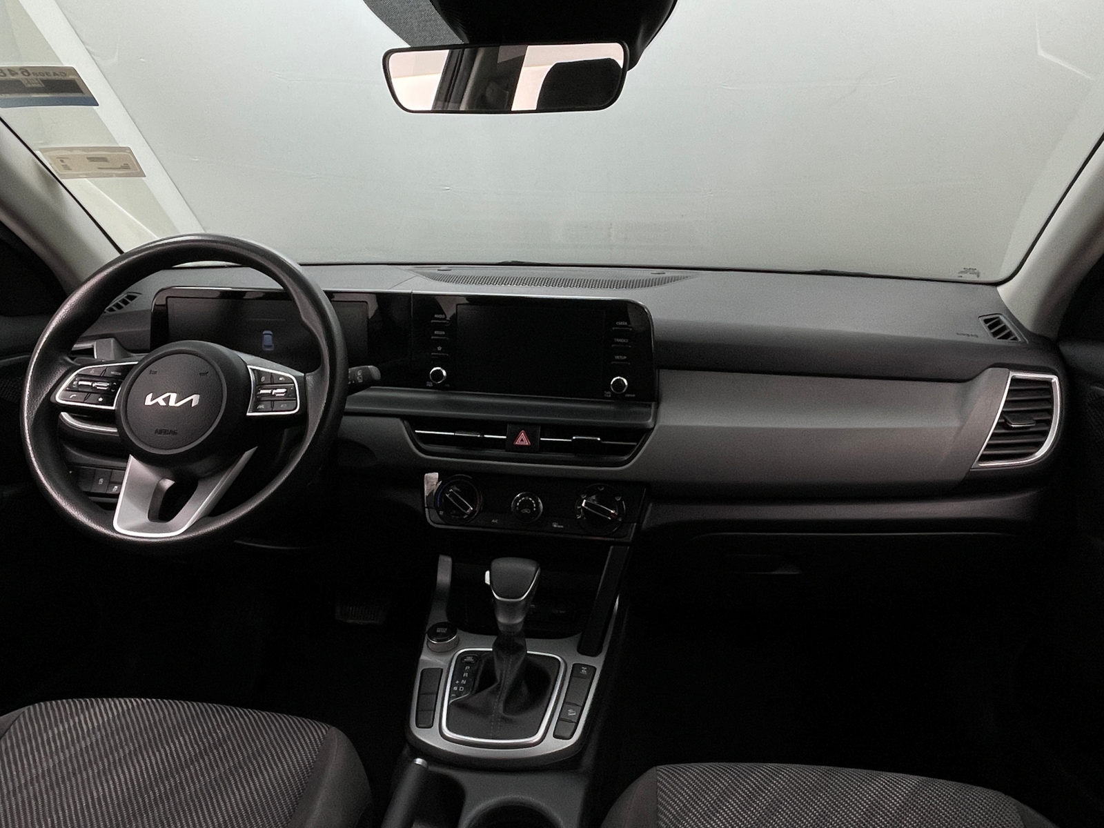 Thumbnail: 2024 Kia Seltos - 3