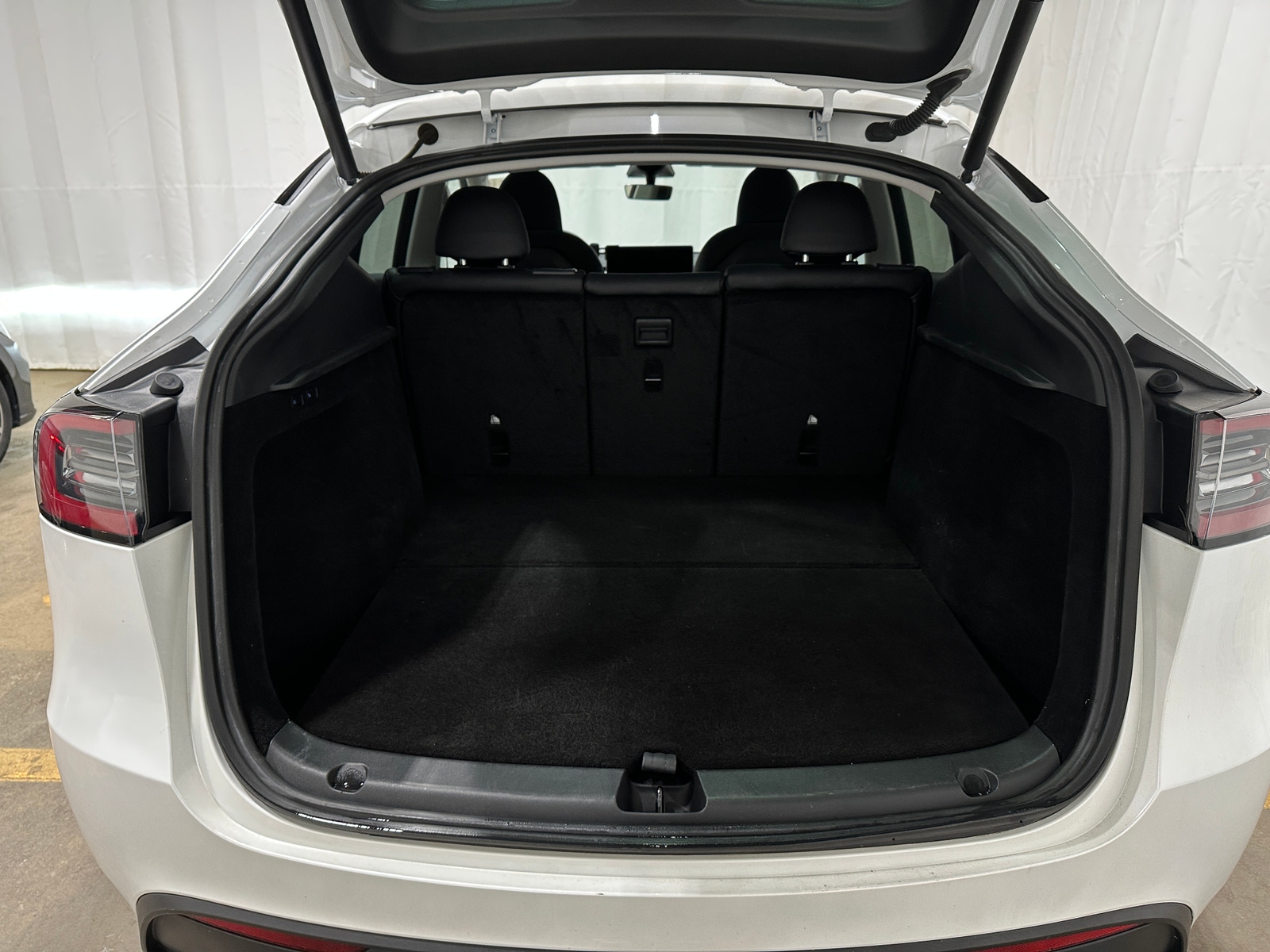 Thumbnail: 2023 Tesla Model Y - 6