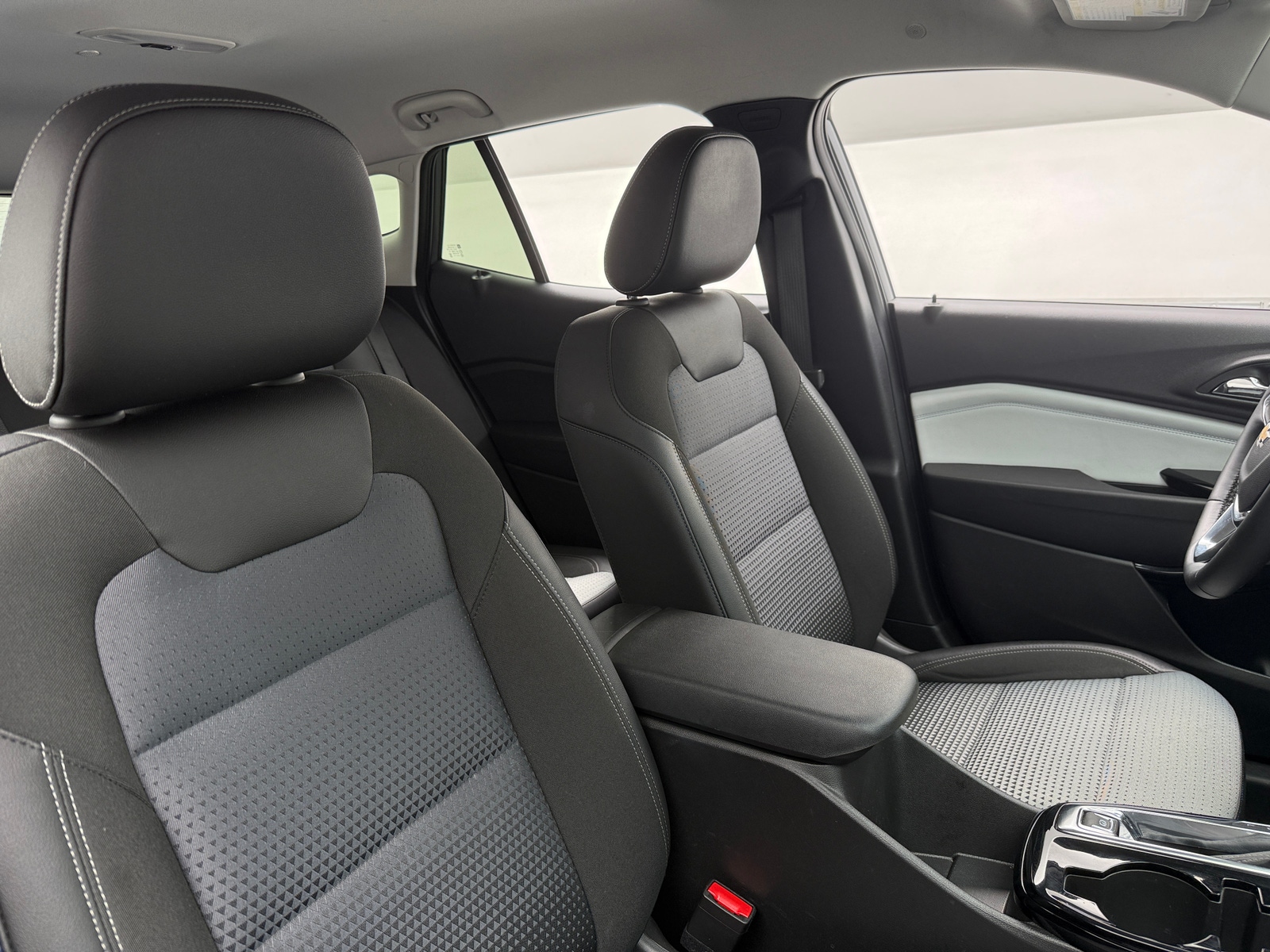 Thumbnail: 2025 Chevrolet Trax - 2