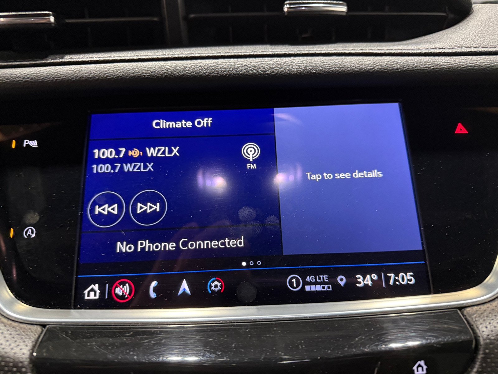 Thumbnail: 2023 Cadillac XT5 - 3