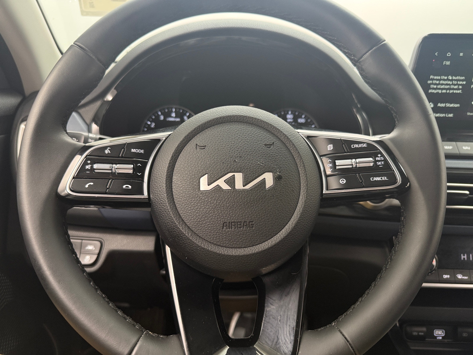 Thumbnail: 2023 Kia Seltos - 5