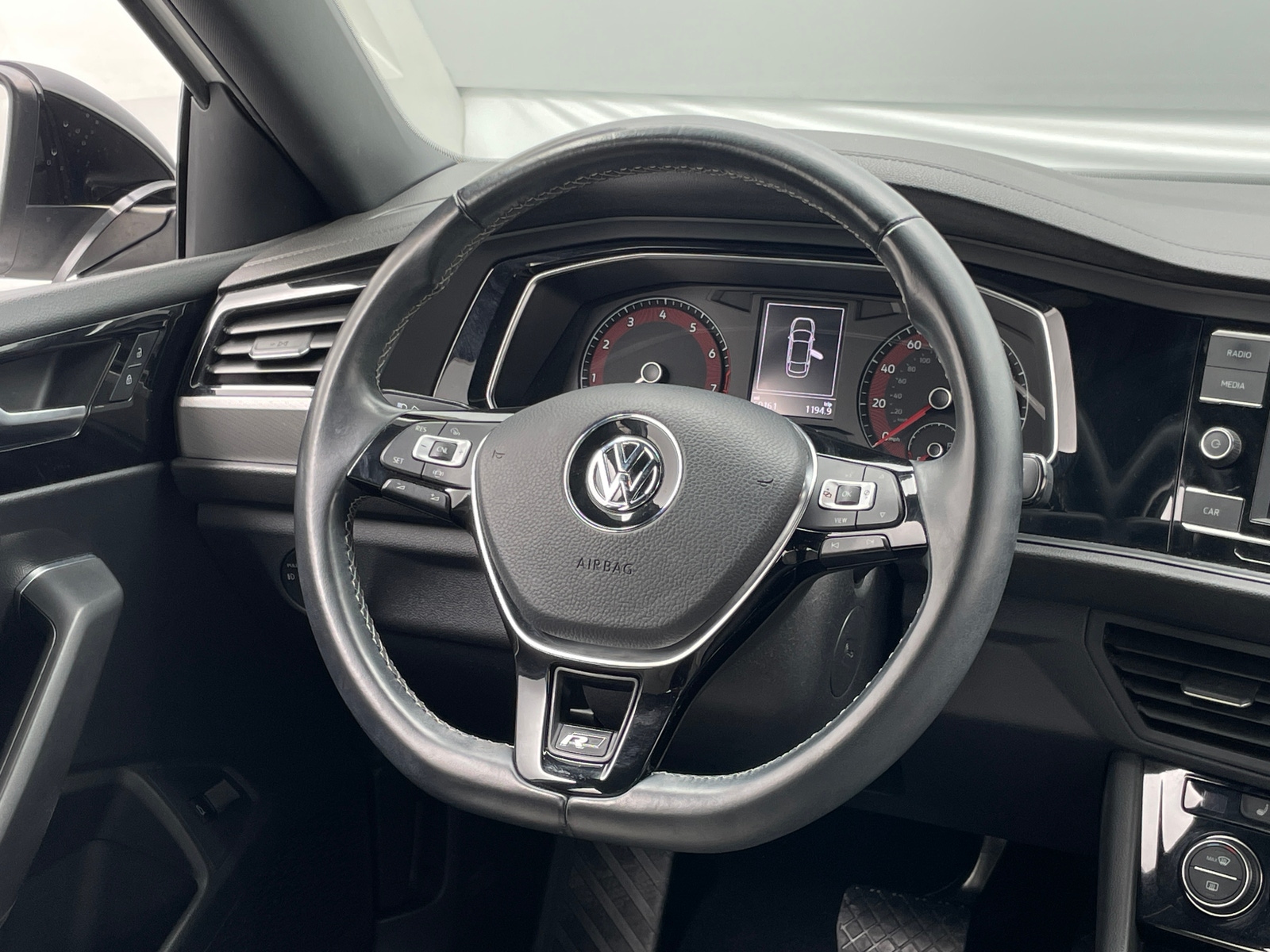 Thumbnail: 2019 Volkswagen Jetta - 4