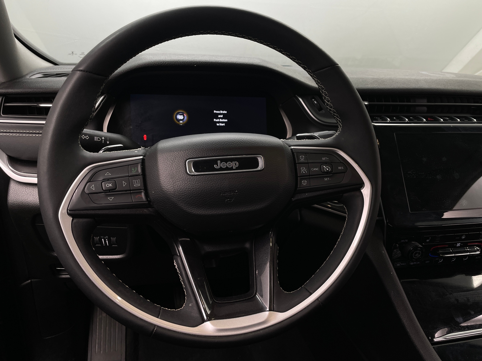 Thumbnail: 2023 Jeep Grand Cherokee L - 5