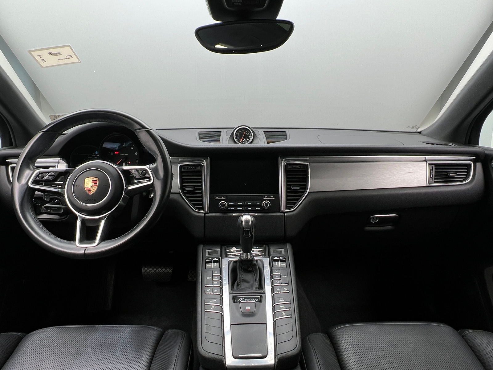 Thumbnail: 2018 Porsche Macan - 2