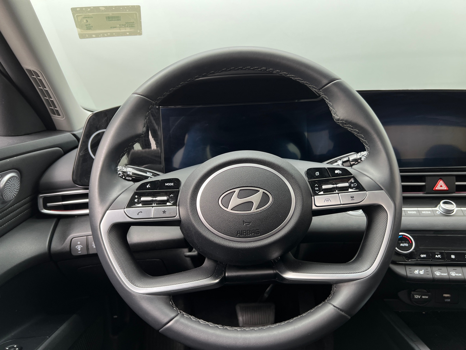 Thumbnail: 2025 Hyundai Elantra - 4