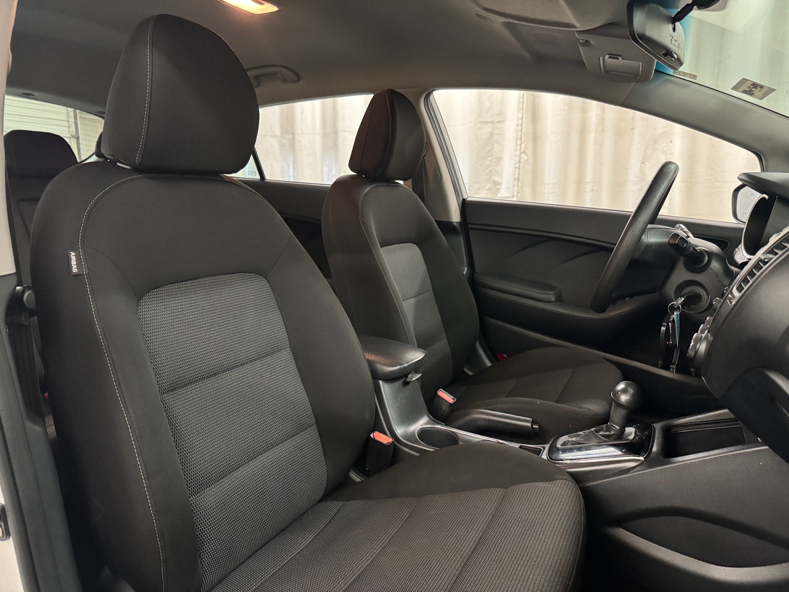 Thumbnail: 2017 Kia Forte - 2