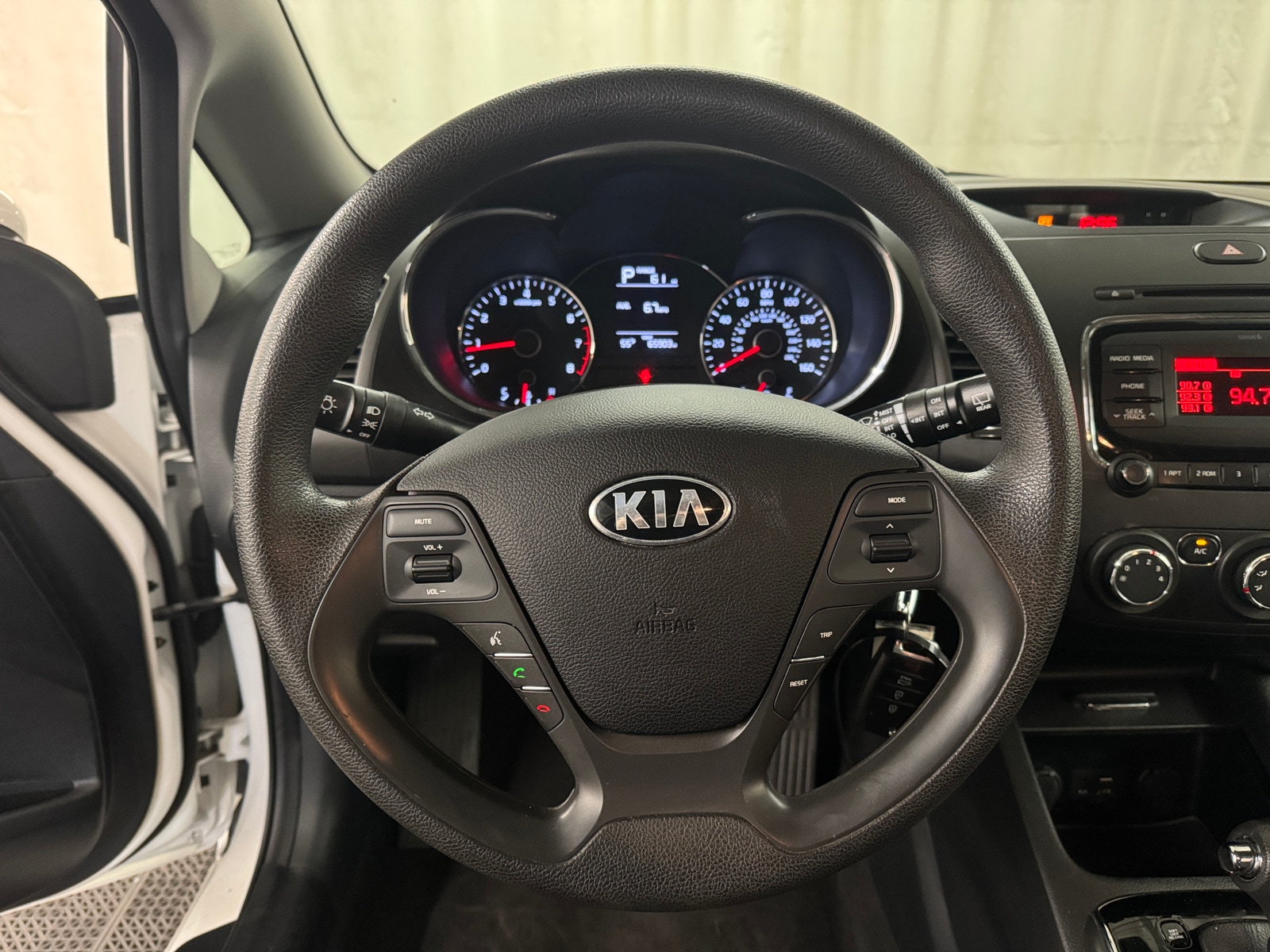 Thumbnail: 2017 Kia Forte - 5