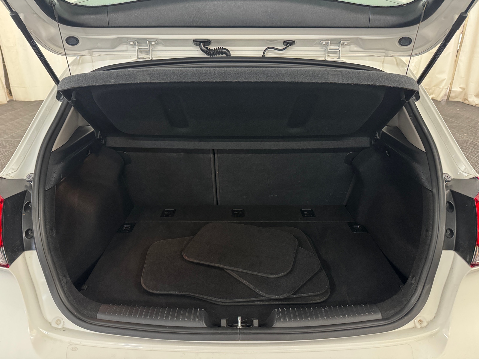 Thumbnail: 2017 Kia Forte - 7