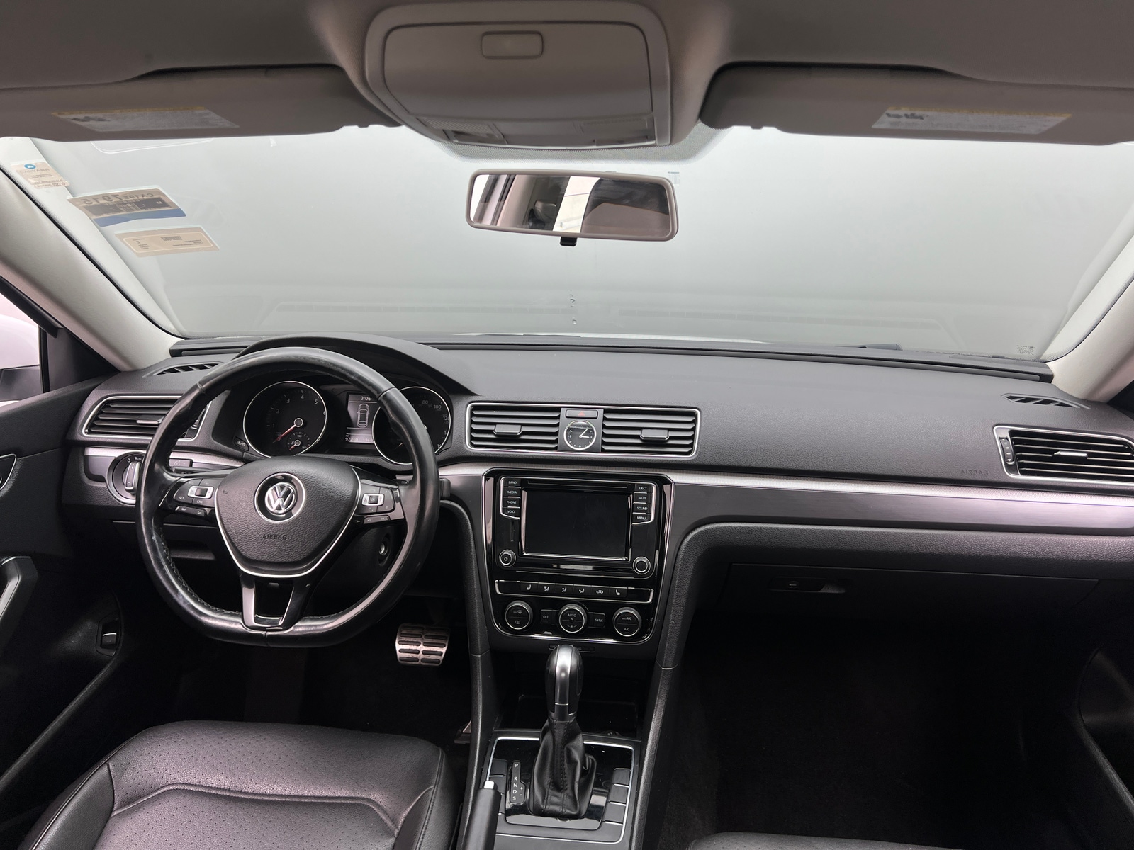 Thumbnail: 2017 Volkswagen Passat - 2