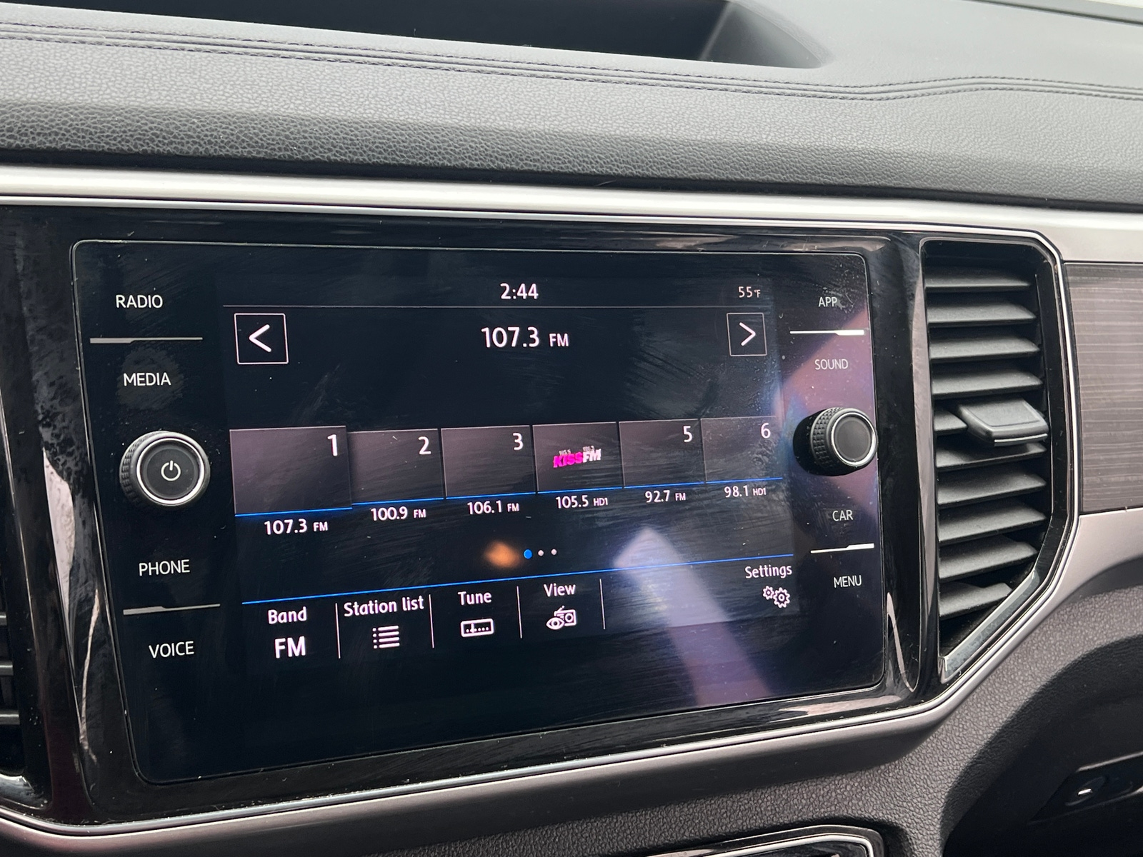 Thumbnail: 2018 Volkswagen Atlas - 3