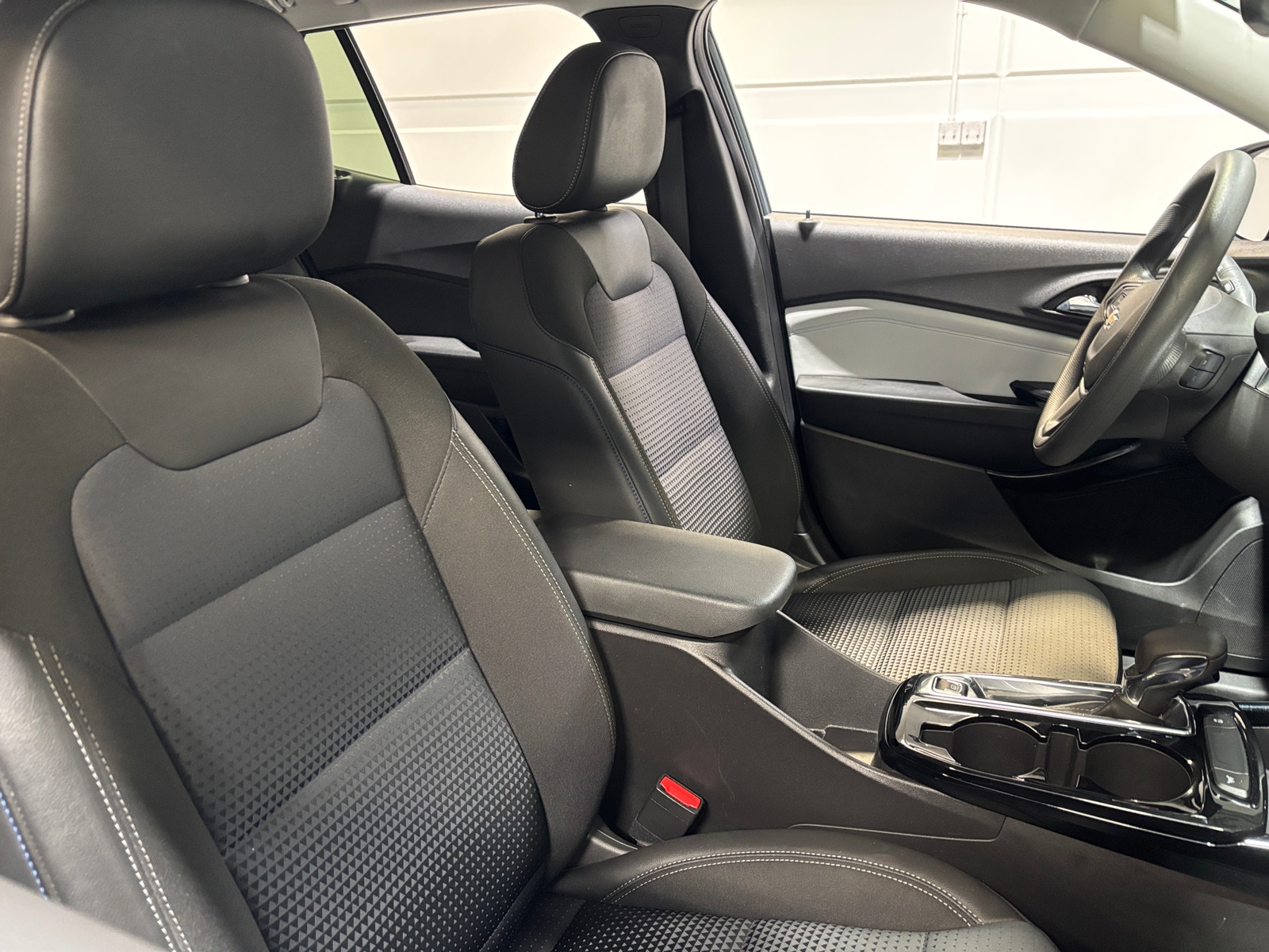 Thumbnail: 2025 Chevrolet Trax - 2