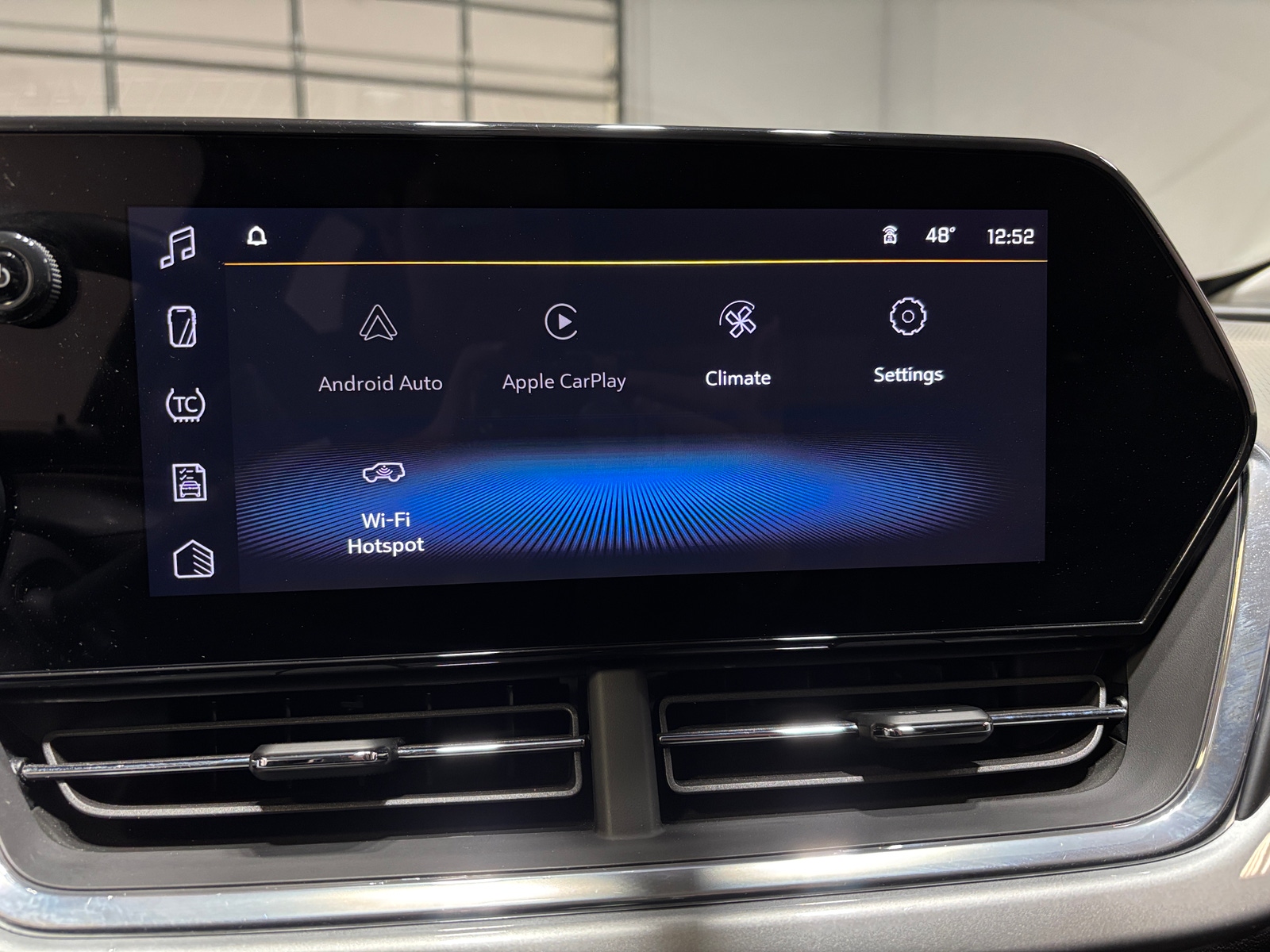 Thumbnail: 2025 Chevrolet Trax - 4