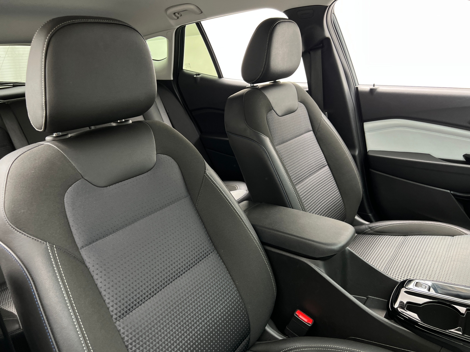 Thumbnail: 2025 Chevrolet Trax - 2