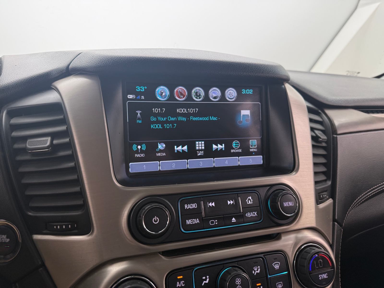 Thumbnail: 2018 GMC Yukon XL - 3