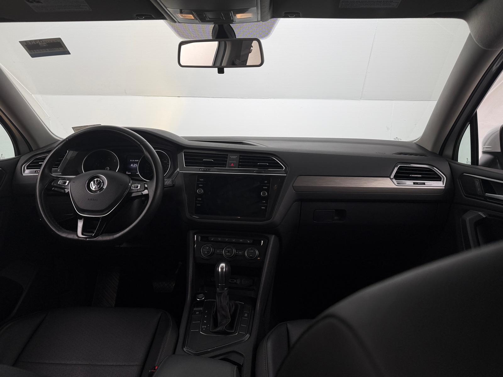 Thumbnail: 2018 Volkswagen Tiguan - 2