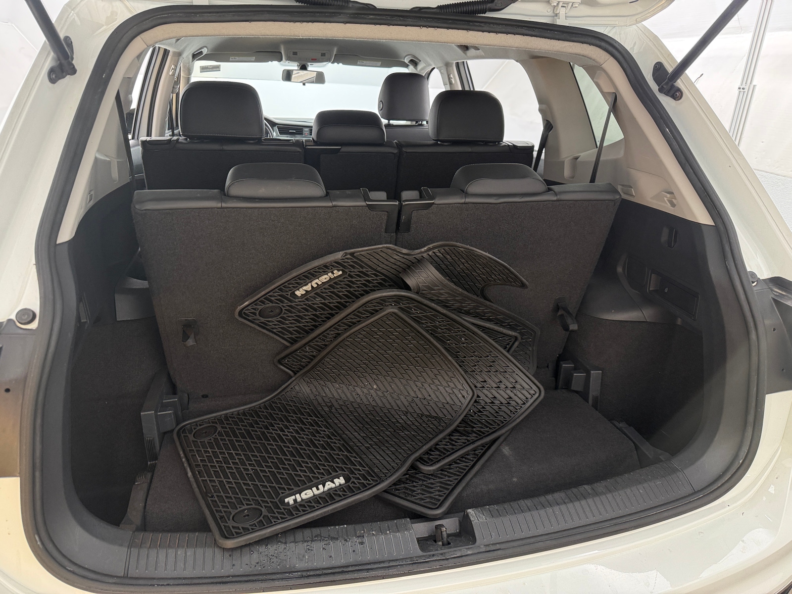 Thumbnail: 2018 Volkswagen Tiguan - 6