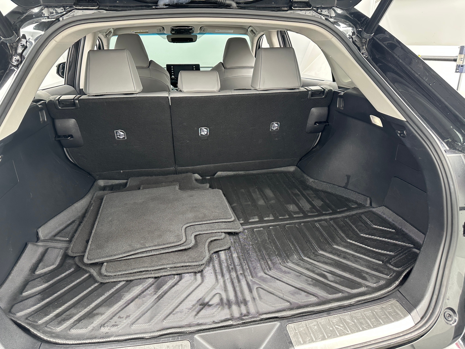 Thumbnail: 2022 Toyota Venza - 7