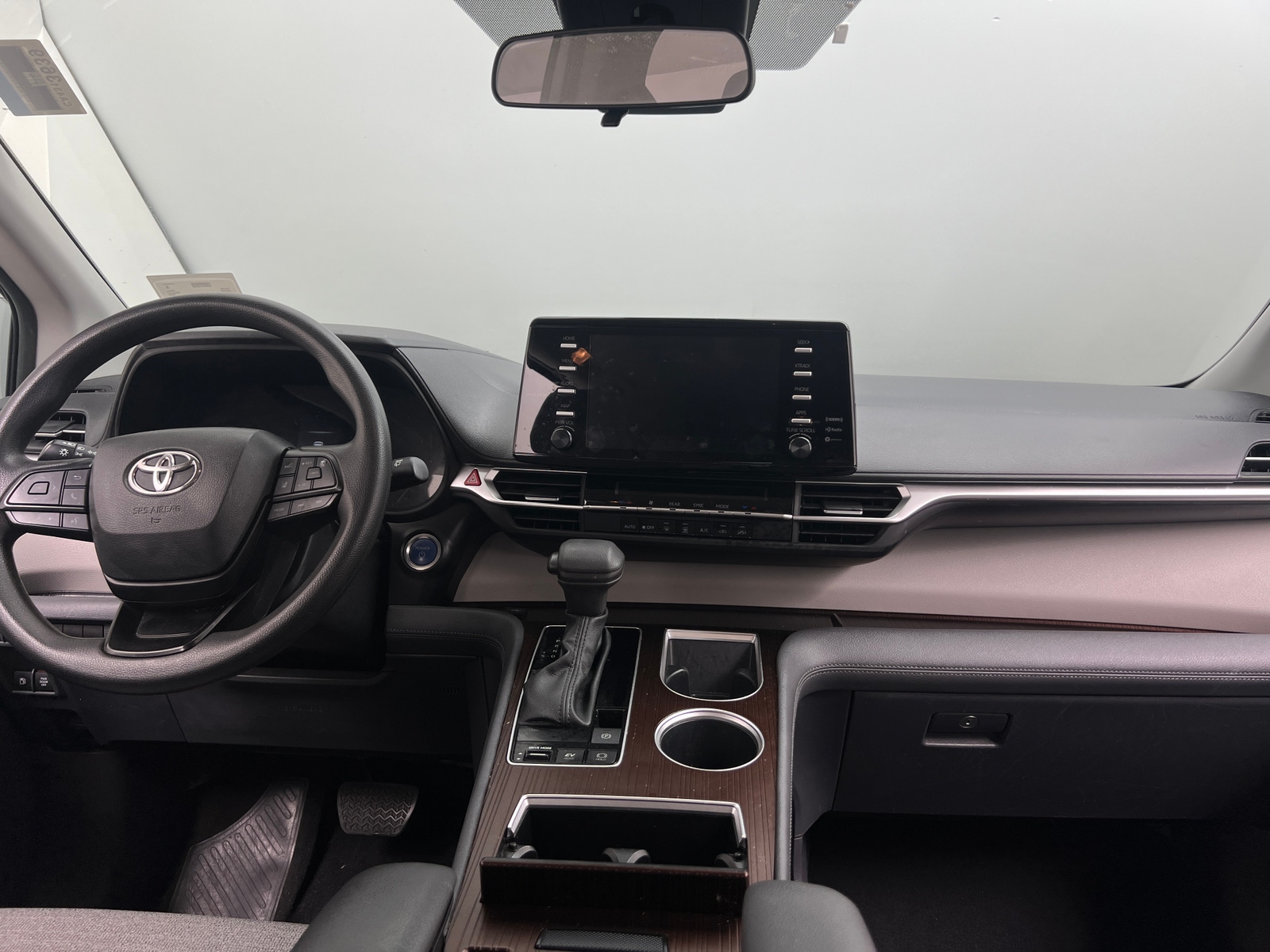 Thumbnail: 2023 Toyota Sienna - 3