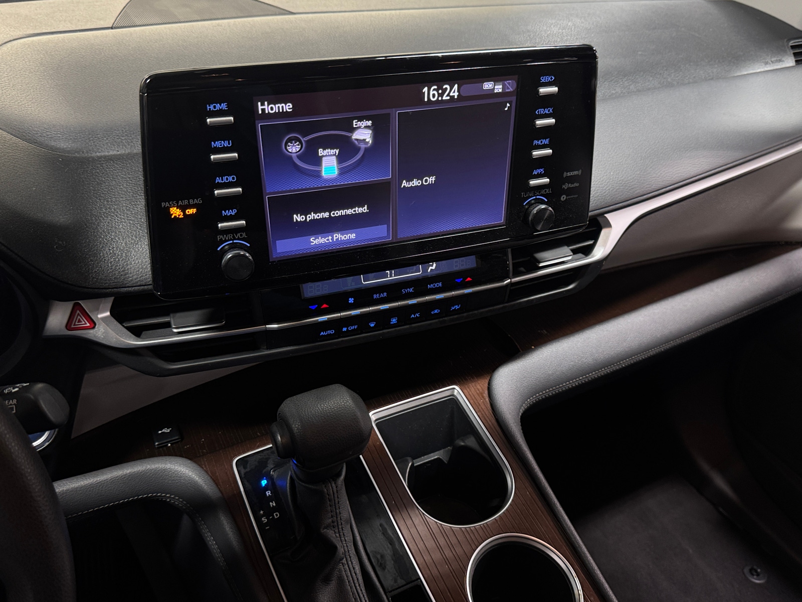 Thumbnail: 2023 Toyota Sienna - 4